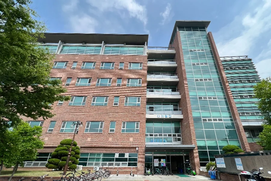 구미 대학 강의동 윈도우필름 시공사례 1